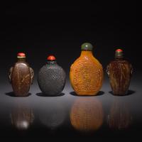 Four Chinese Snuff Bottles, Primarily 19th Century — 清晚期 鼻烟壺四支
