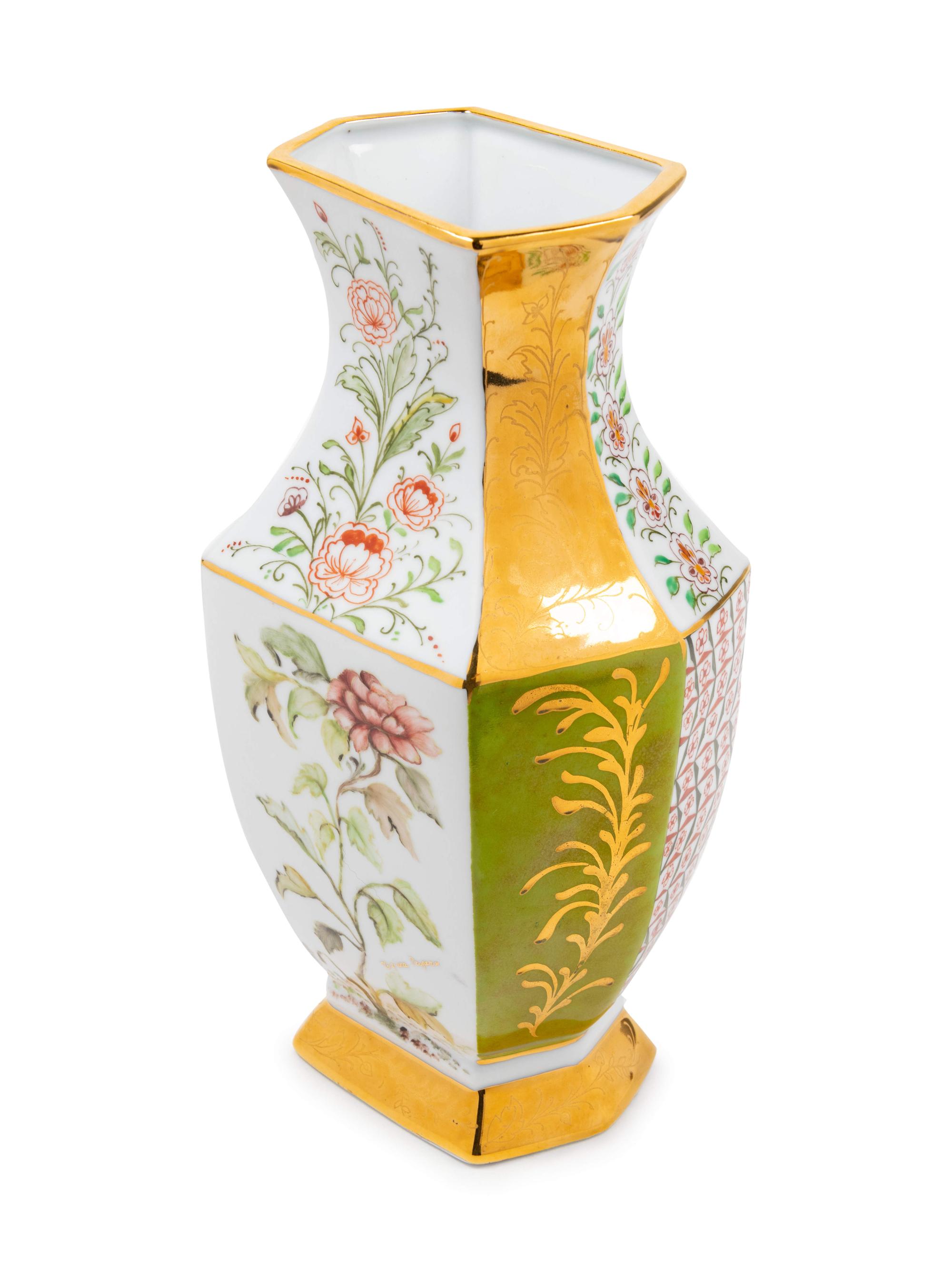 A Romanian Porcelain Vase, Crown Arpo