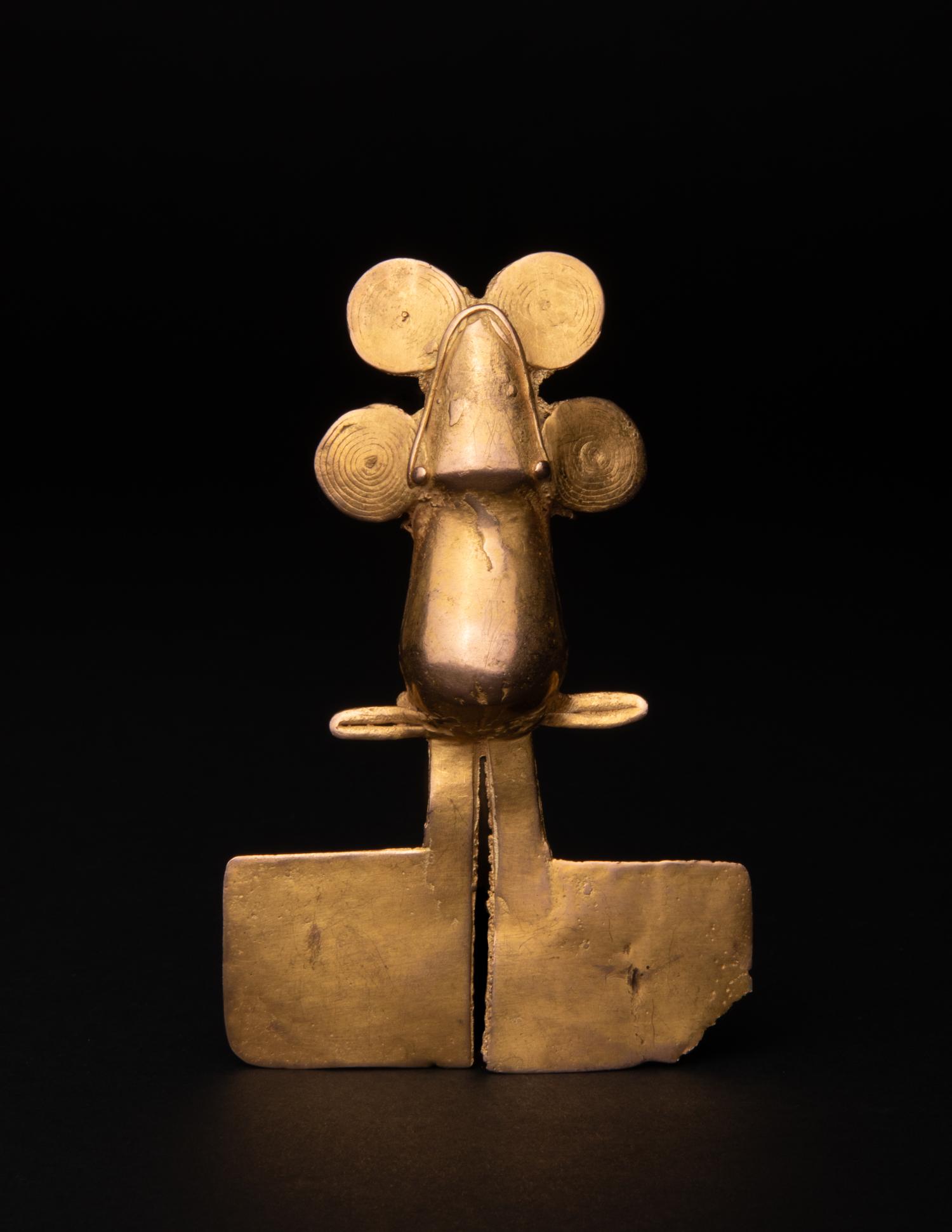 A Chiriquí Gold Frog Pendant