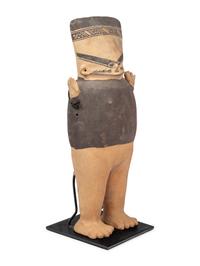 A Chancay Bichrome Figure