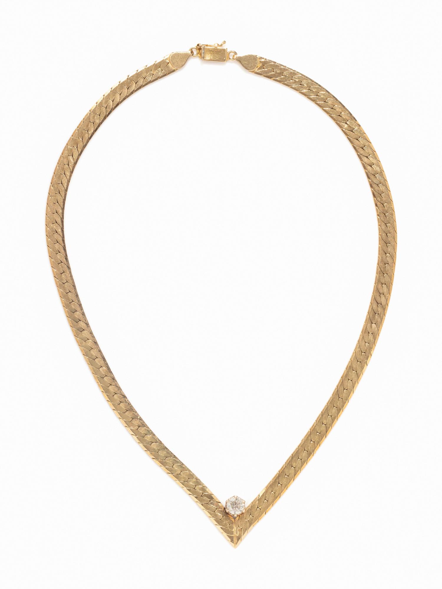YELLOW GOLD AND DIAMOND NECKLACE