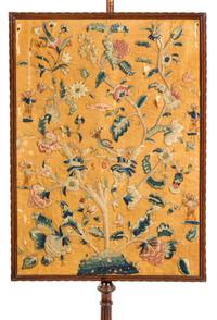 A George III Mahogany Pole Screen Height 70 inches. — 18TH CENTURY