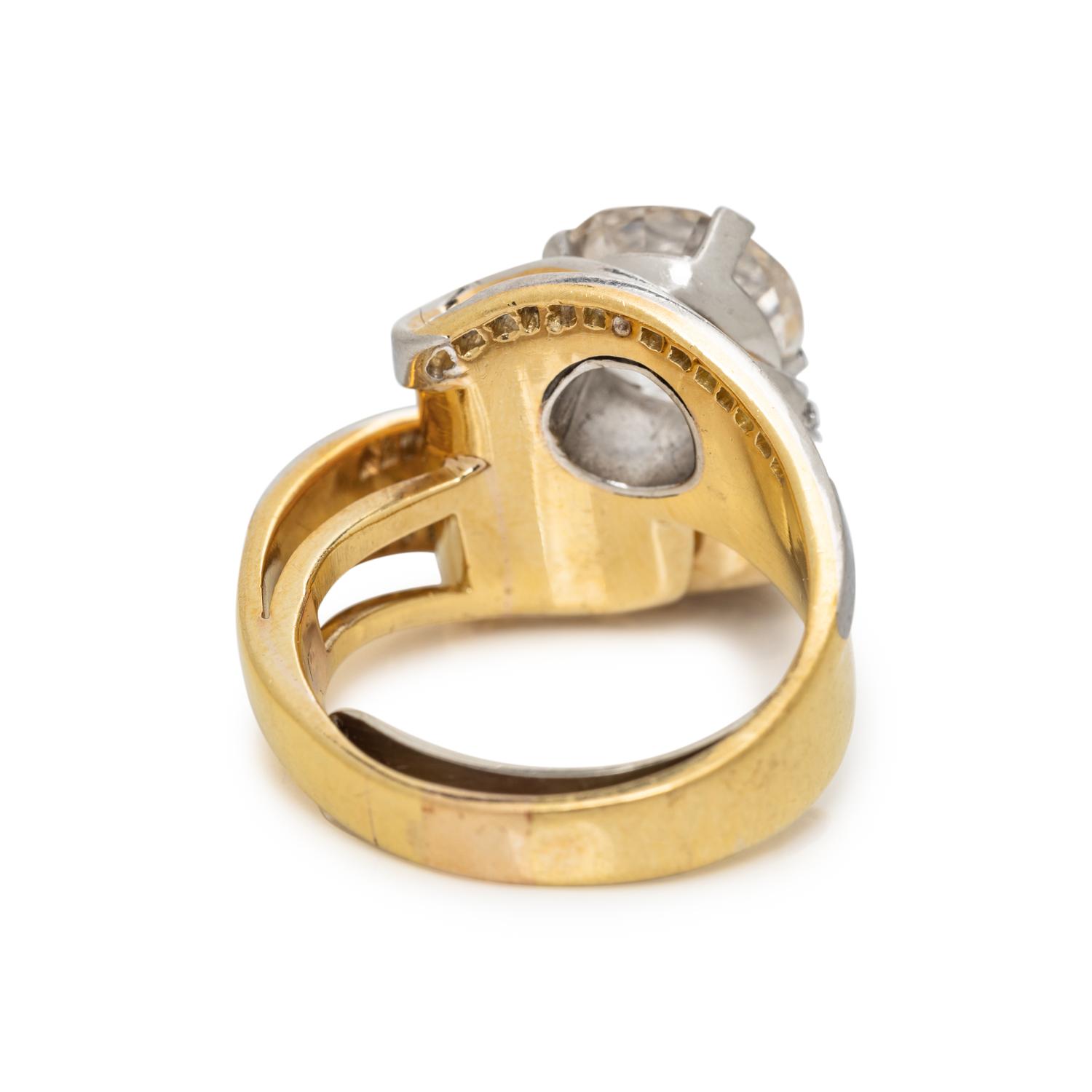 YELLOW GOLD, PLATINUM AND DIAMOND RING