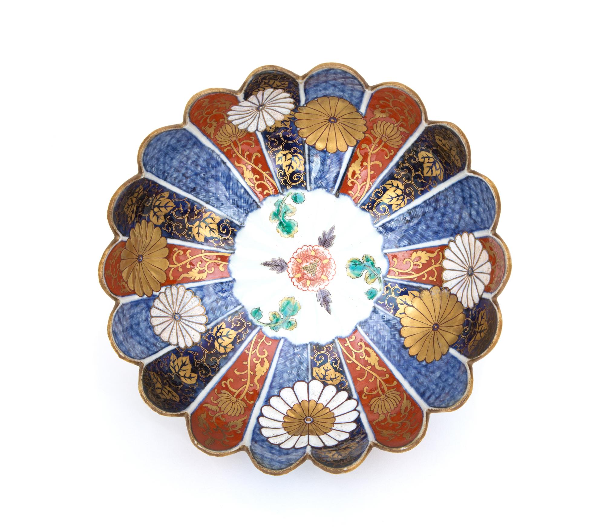 A Japanese Imperial Imari Bowl Diameter 11 inches. — CIRCA 18TH CENTURY