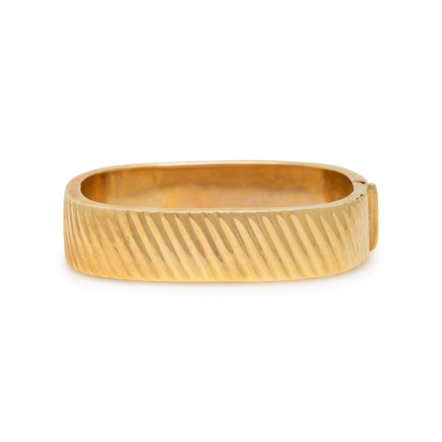 YELLOW GOLD BANGLE BRACELET