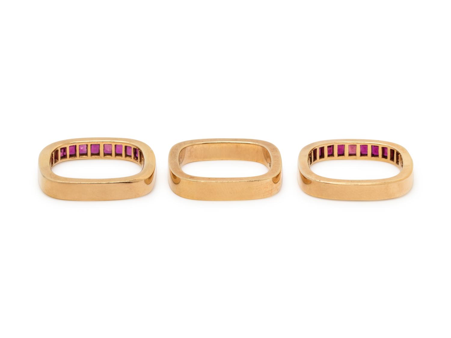 MARVIN SCHLUGER, YELLOW GOLD AND RUBY RING SET
