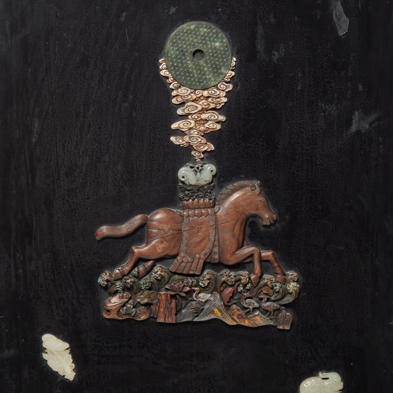 Three Chinese Jade, Hardstone, and Cloisonne-Embellished Screen Panels, 20th Century — 黑漆地嵌寳博古圖屏風三扇