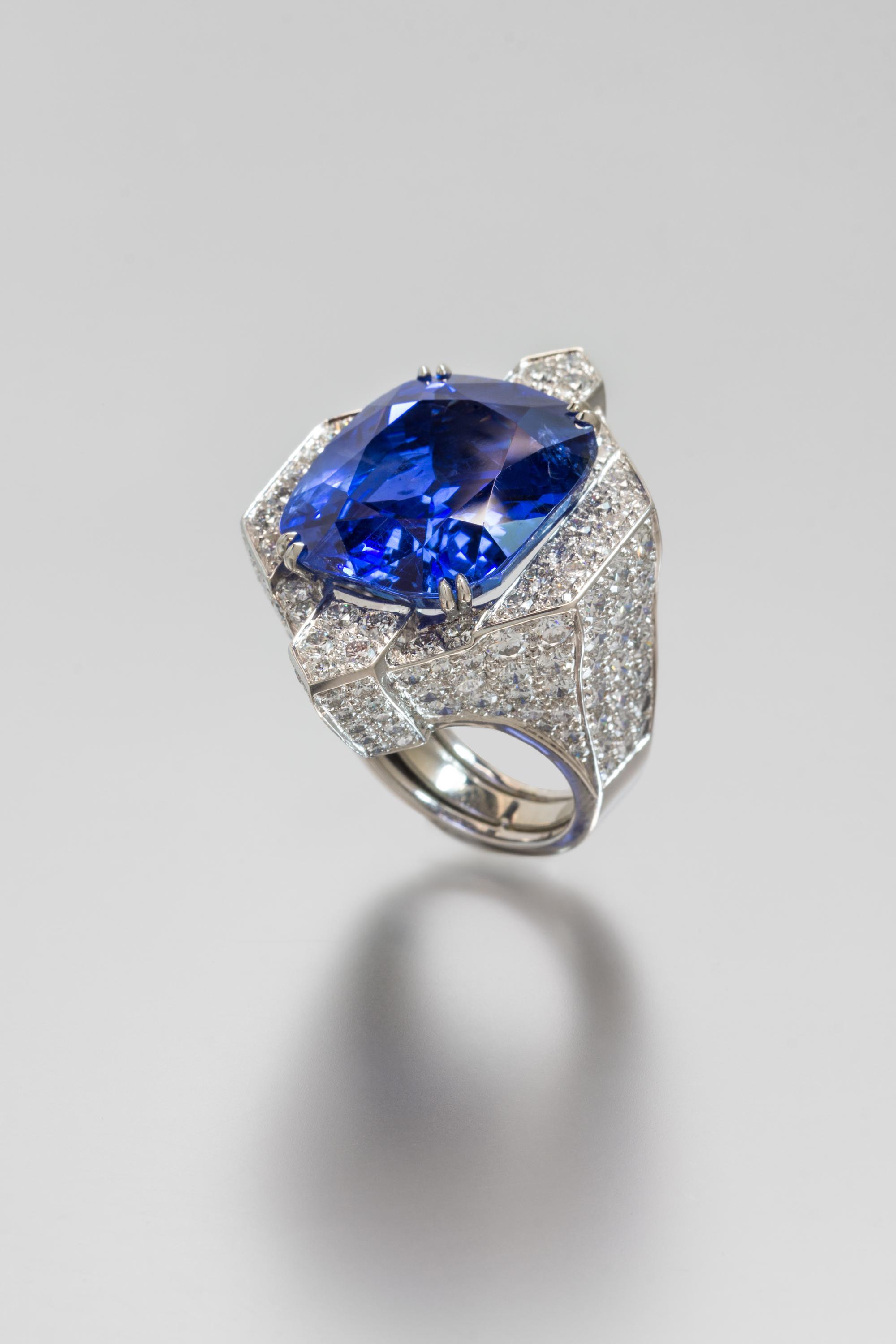 An Important Platinum, Gold, Sapphire and Diamond Ring, David Webb, 21.90 dwts.