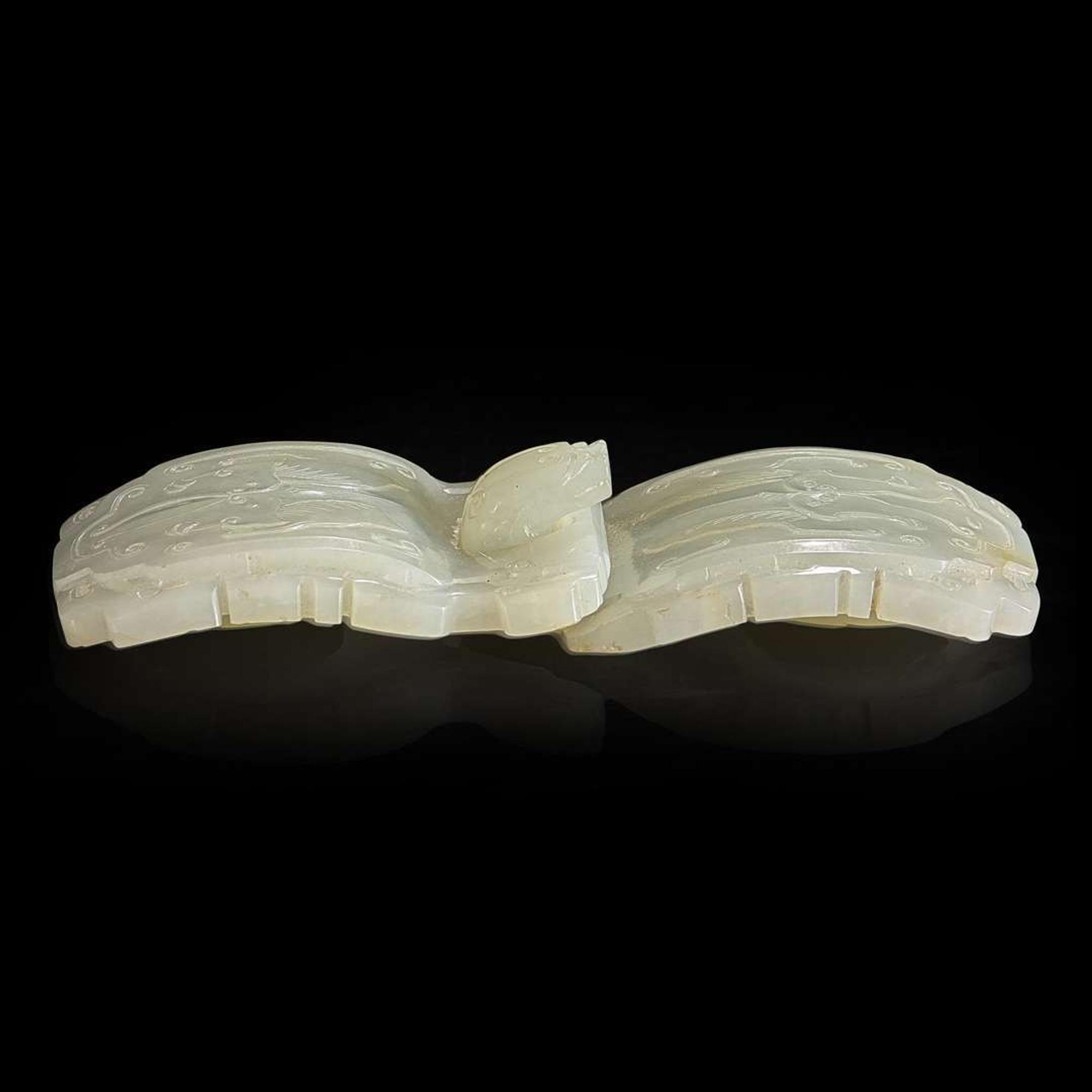 A Chinese carved white jade buckle 白玉带扣 Qing dynasty, 18/19th century ? ???????