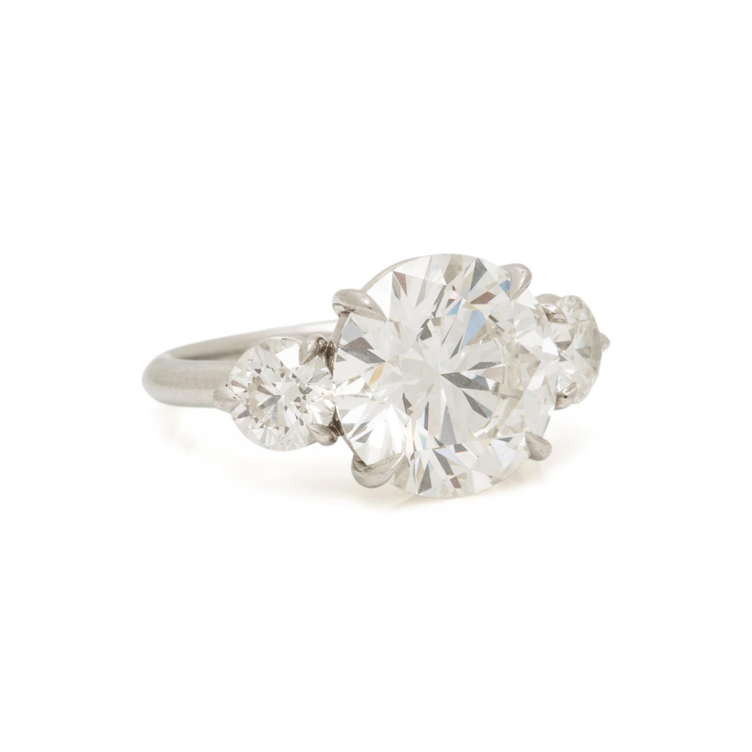 DIAMOND RING