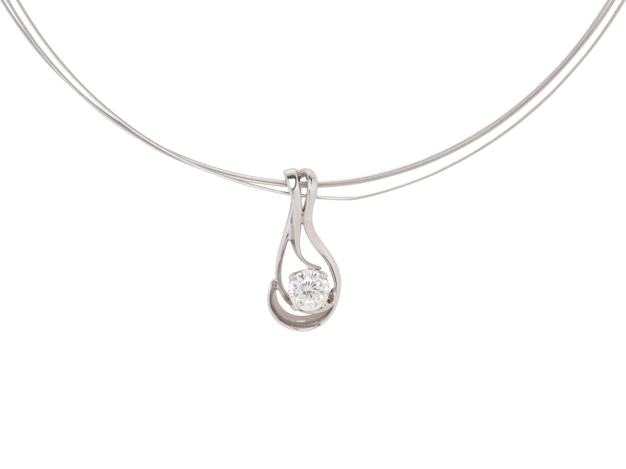 WHITE GOLD AND DIAMOND PENDANT/NECKLACE