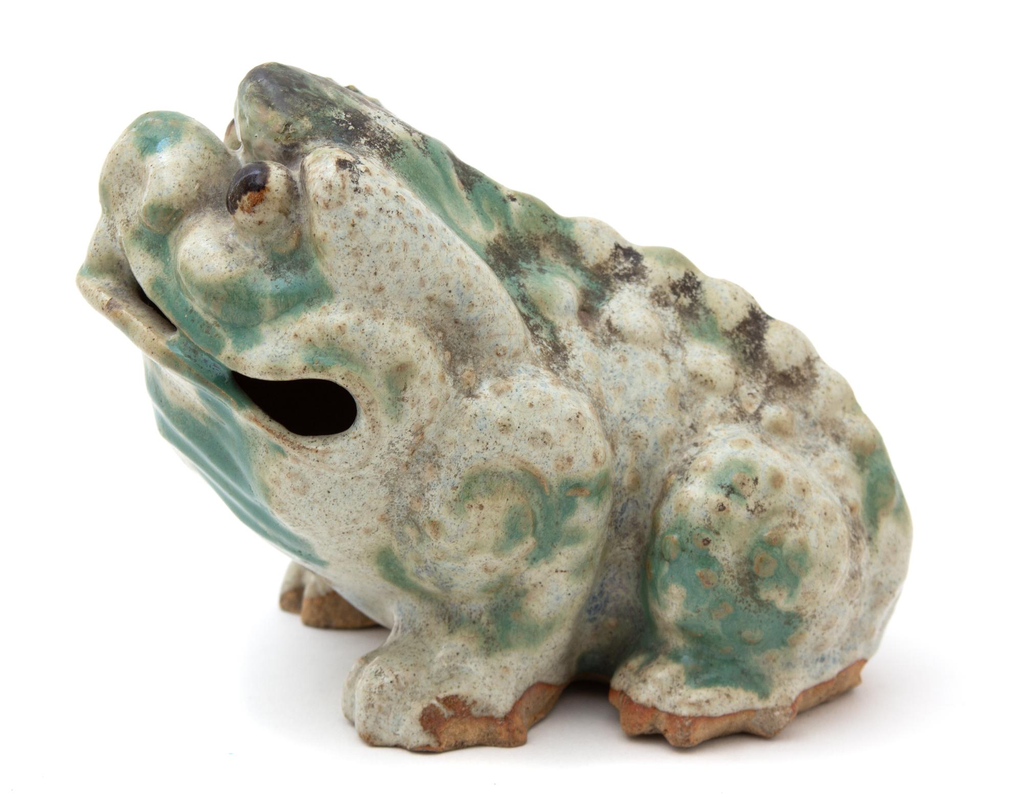 A Chinese Glazed Ceramic Toad Height 5 3/4 x length 7 inches. — 19TH CENTURY