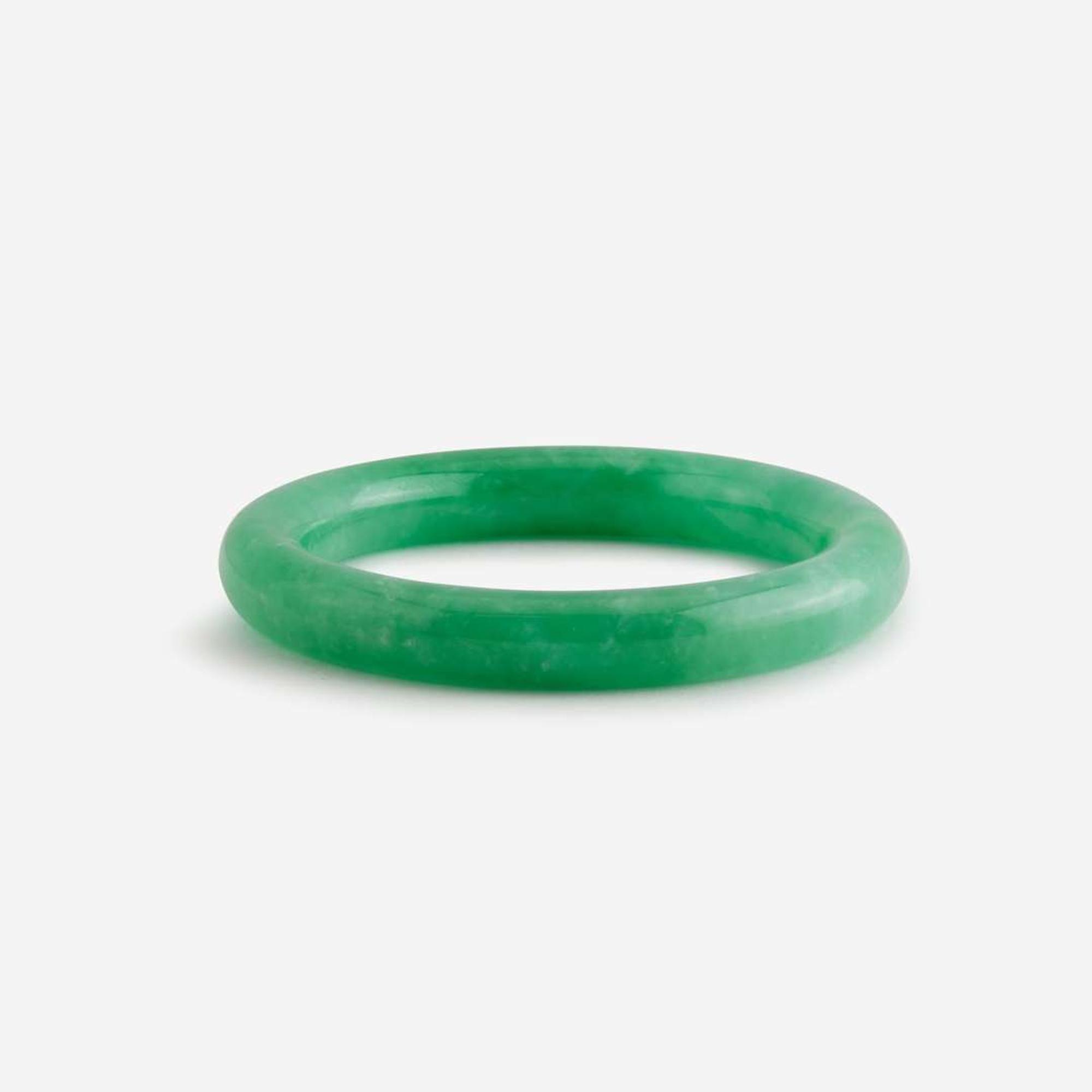 A Chinese jadeite circular bangle 翡翠圆条手镯一件
