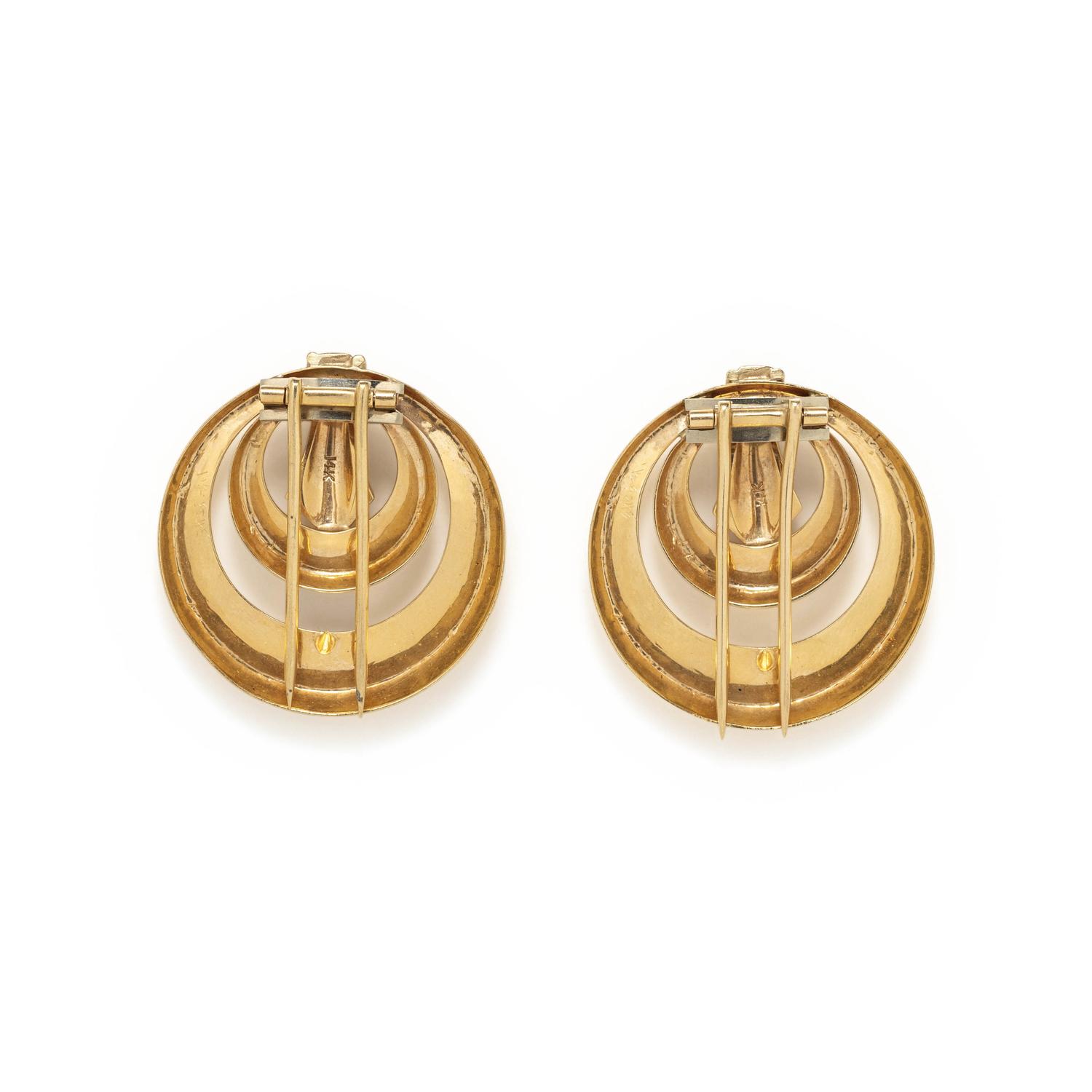 PAIR OF YELLOW GOLD DRESS PINS