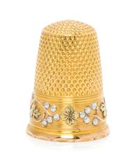 A French Tri-Colored Gold Thimble, , the knurled top and body above a rose, white and yellow gold band worked to show foliate and berry