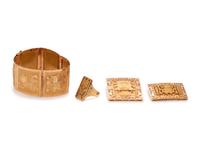 COLLECTION OF YELLOW GOLD PERUVIAN STYLE JEWELRY