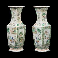 A Pair of Chinese Famille Rose Vases, Late Qing to Republic Period 清末民初 粉彩松鶴萬年四方賞瓶一對