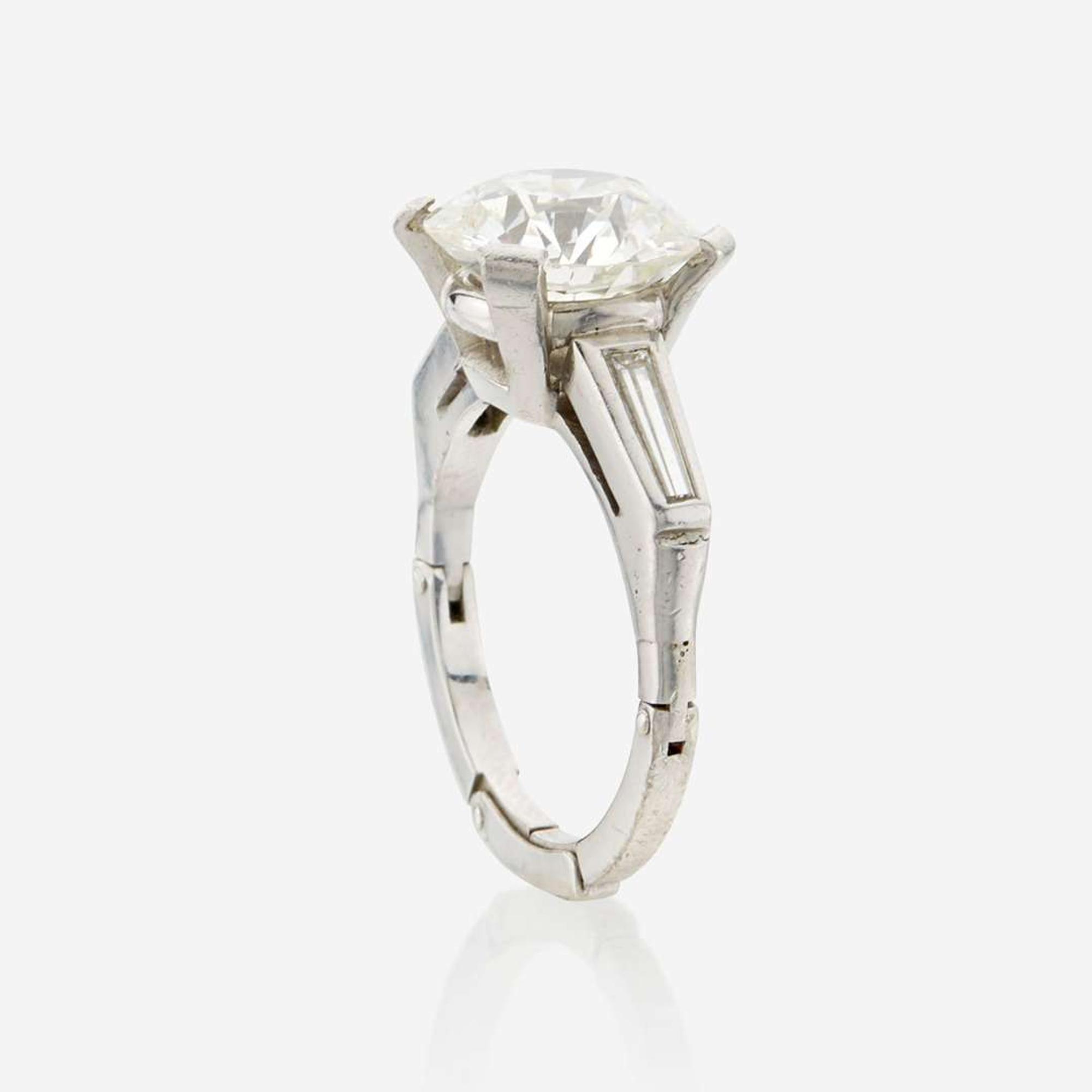 A diamond solitaire