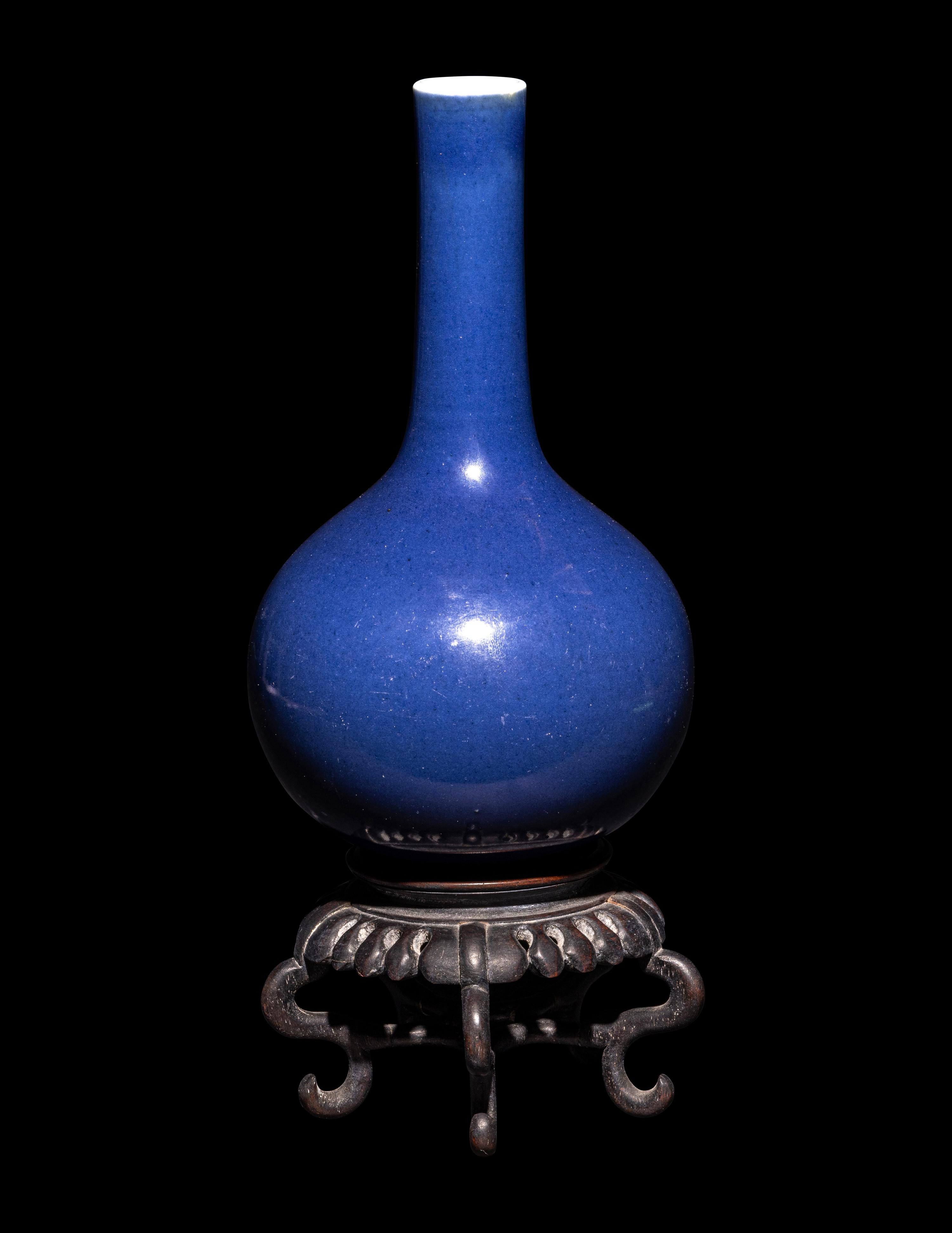 Two Chinese Blue Glazed Porcelain Vases, 19th-20th Century 晚清-民國 霽藍釉瓶兩隻