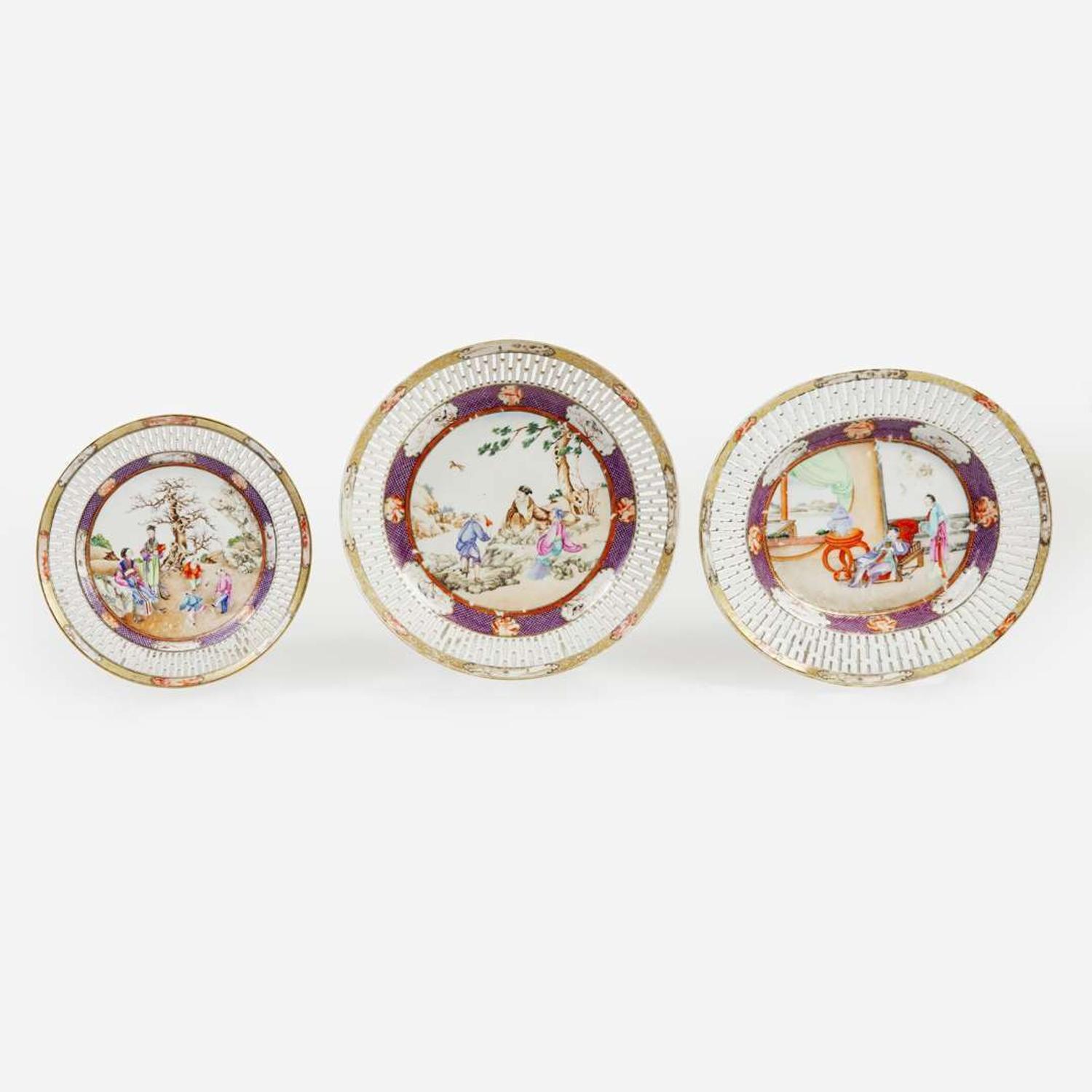 Three finely-decorated “Rockefeller” pattern Chinese export porcelain bowls and dishes 出口瓷一组三件 Circa ? 1805
