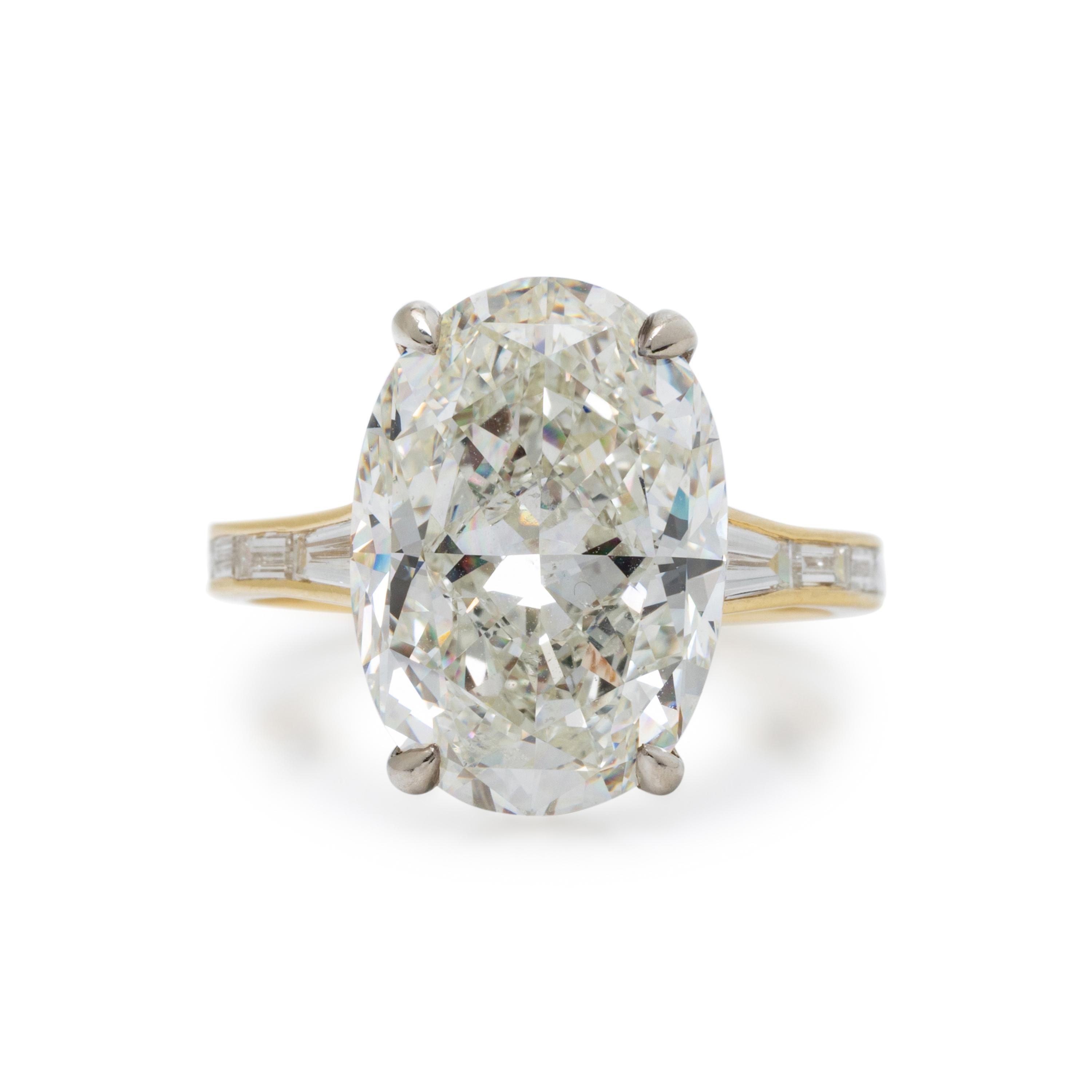 10 CARAT OVAL DIAMOND RING
