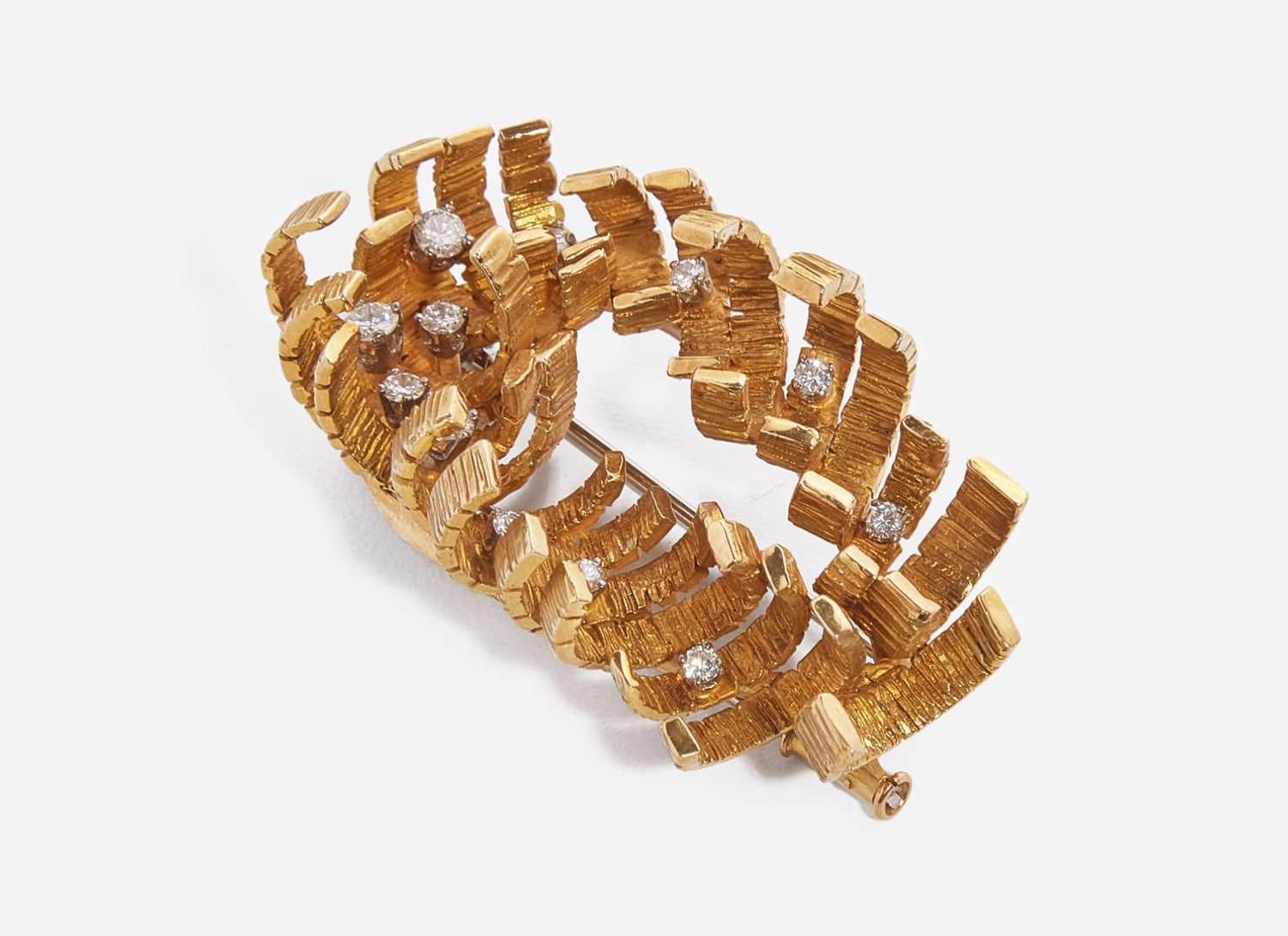 An 18K Yellow Gold and Diamond Brooch