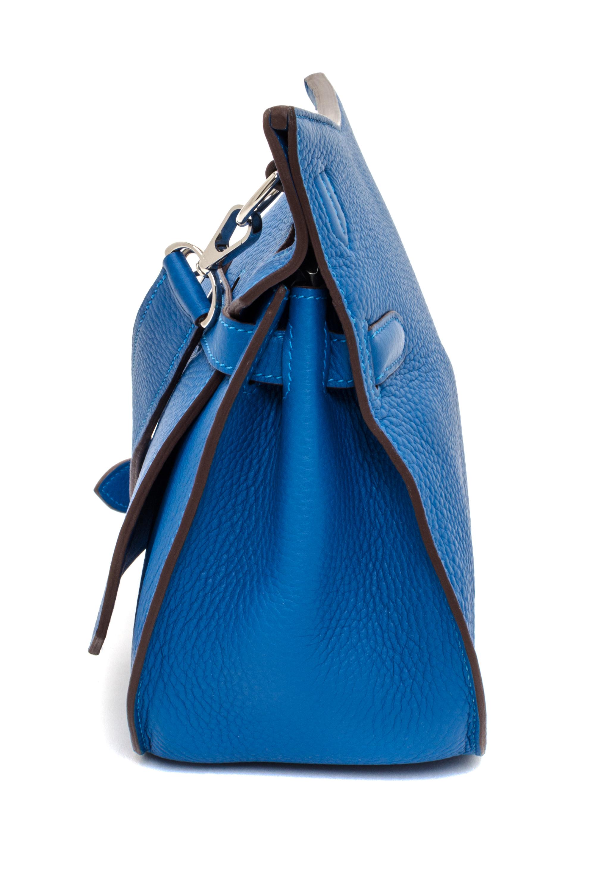 An Hermes Mykonos Taurillon Clemence 28cm Jypsiere Handbag, 11" x 8.5" x 5".