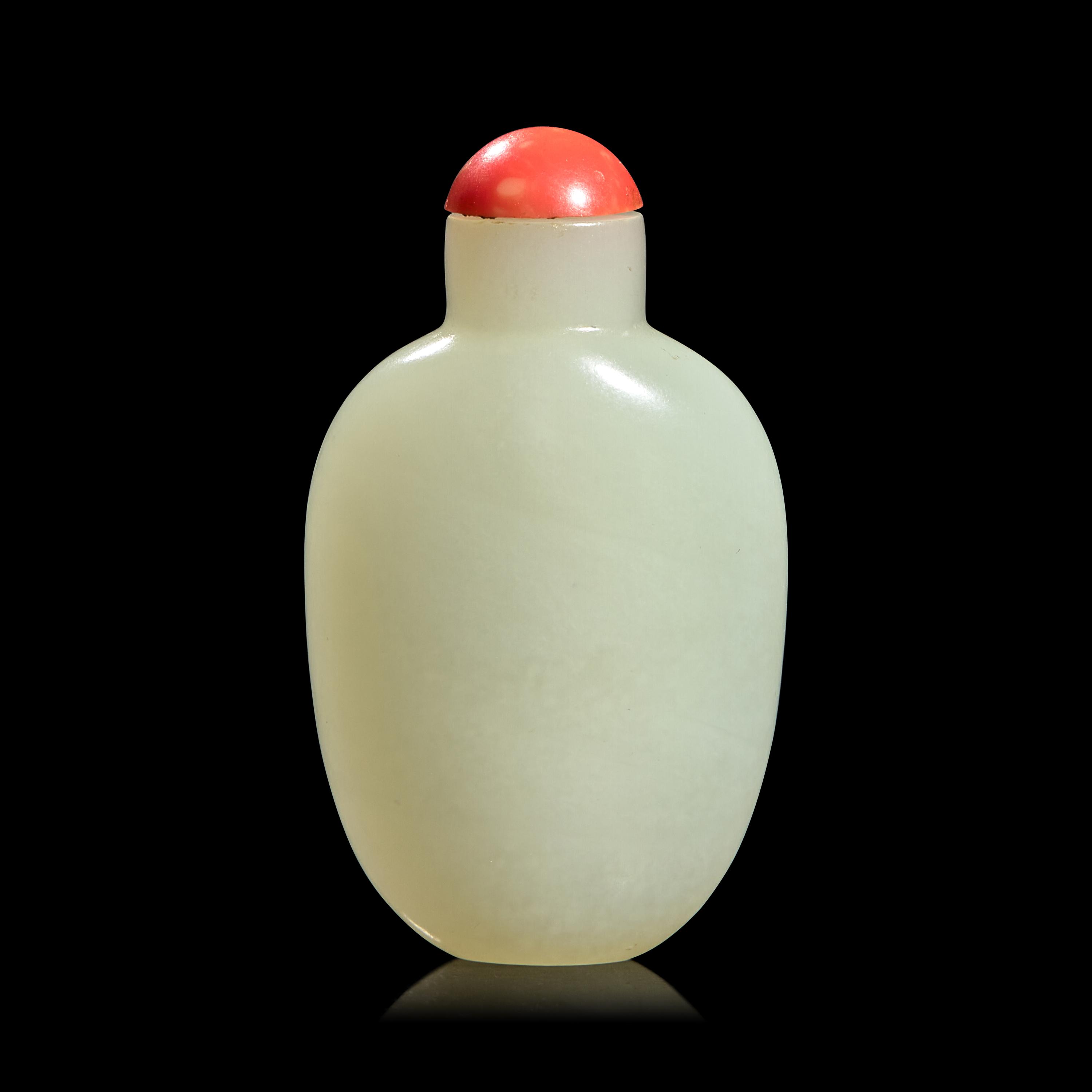 A Chinese Pale Celadon Jade Snuff Bottle, 19th Century — 清晚期 青白玉素面鼻煙壺