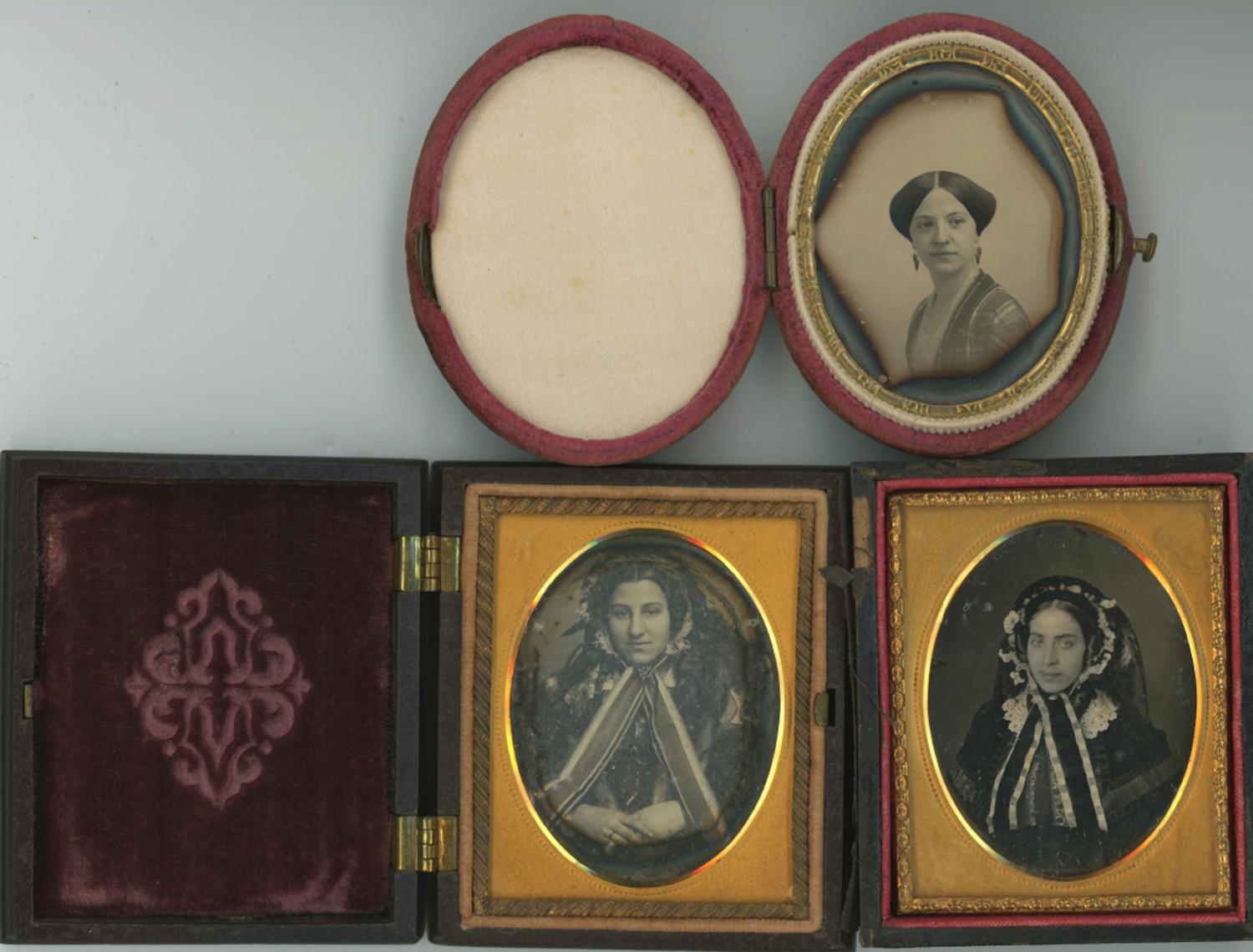 [Daguerreotype] Three Victorian Beauties