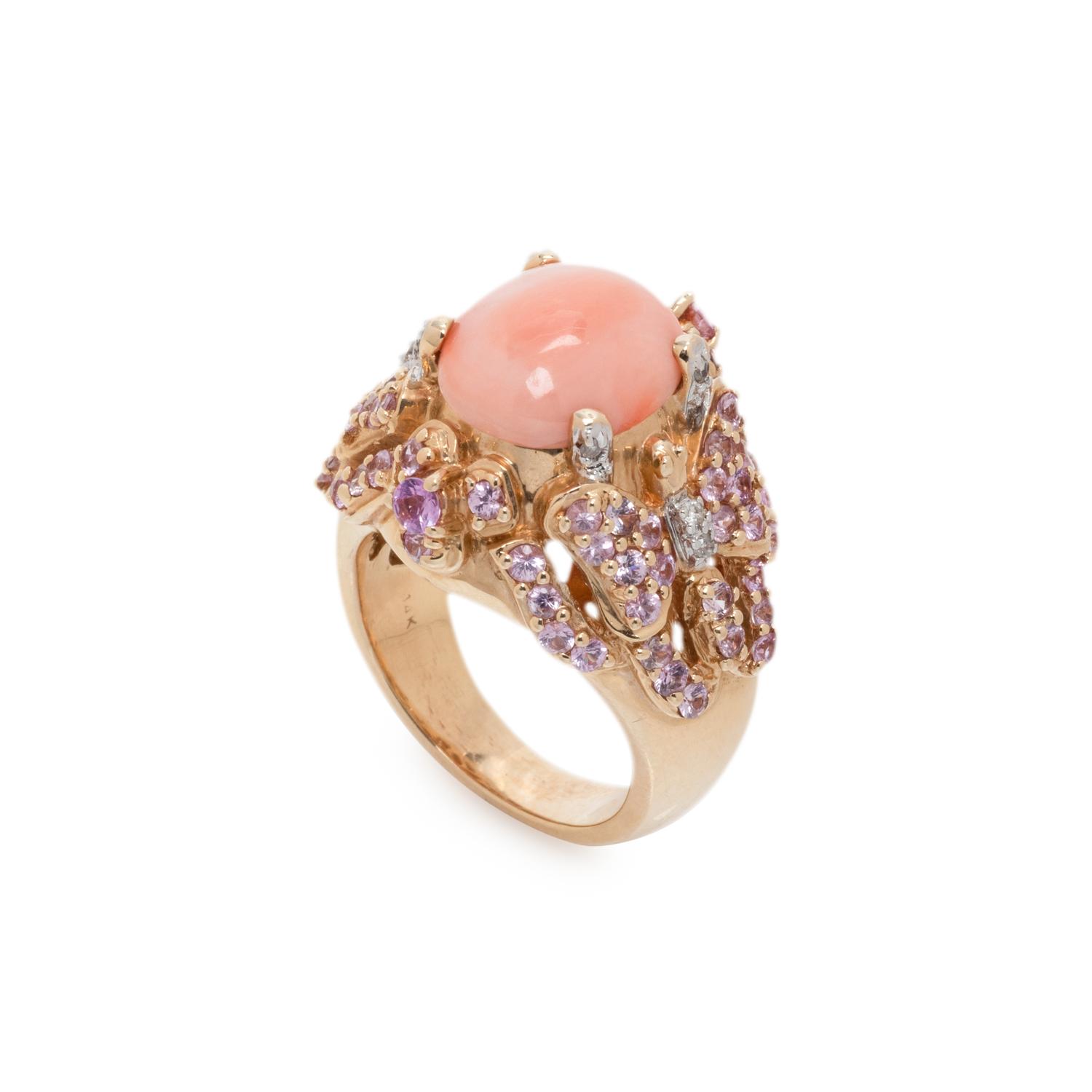 YELLOW GOLD AND CORAL JEWELRY