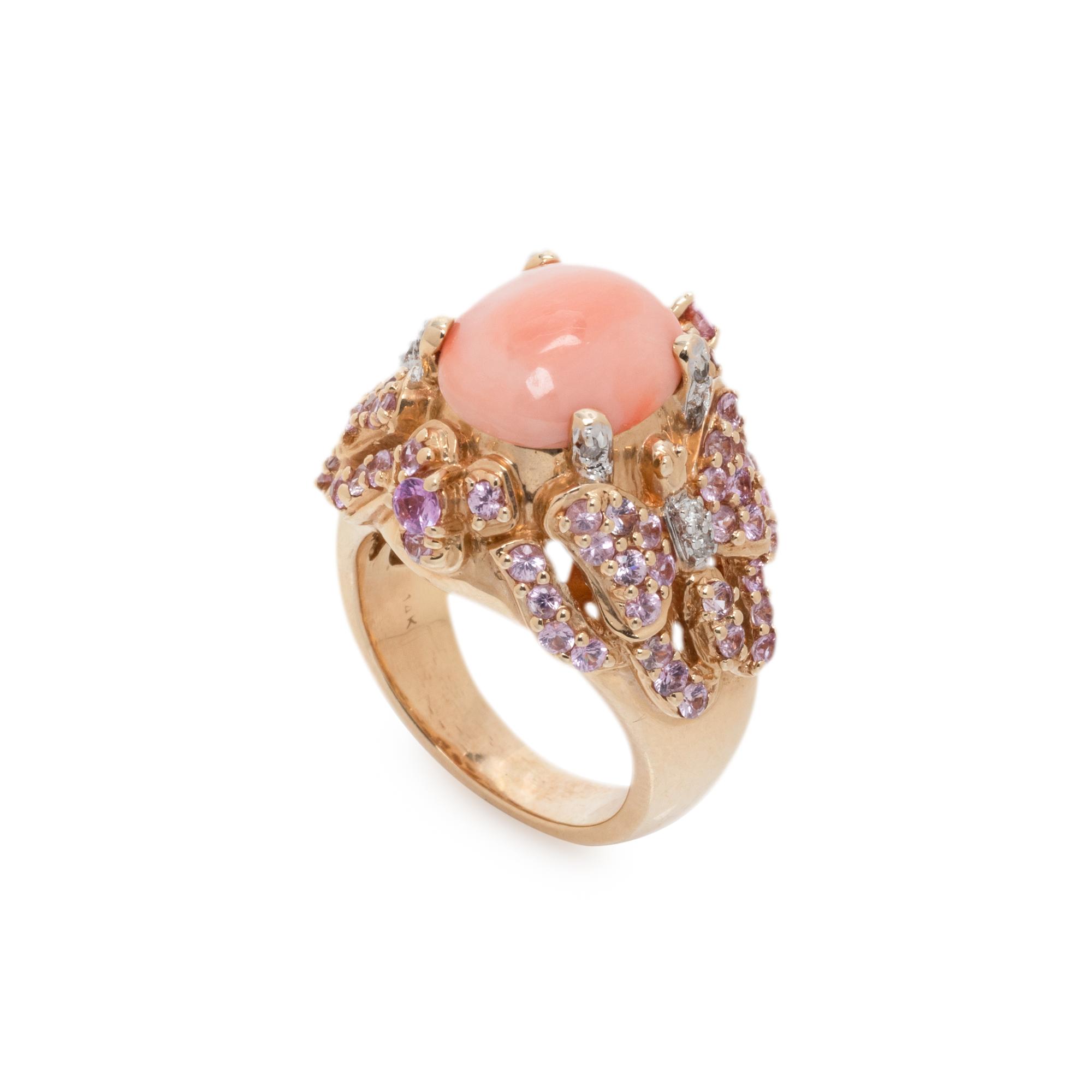 YELLOW GOLD AND CORAL JEWELRY