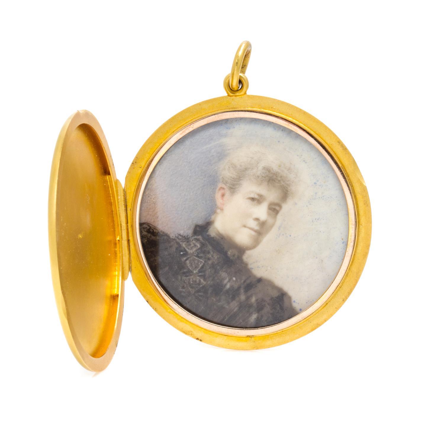 A Victorian 14 Karat Yellow Gold Locket, 22.90 dwts.