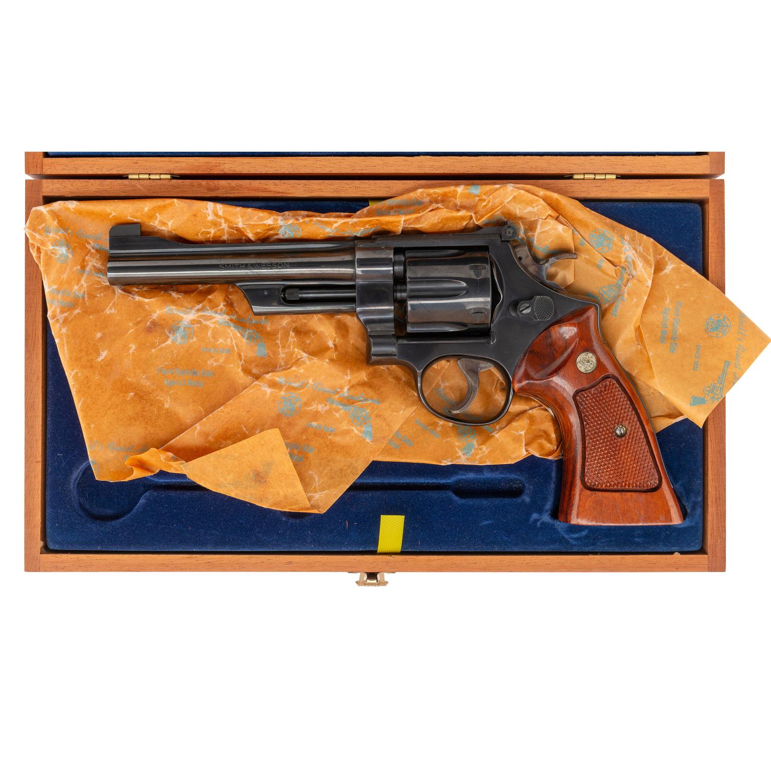 *Smith & Wesson Model 27-2 Revolver in Wooden Display Case