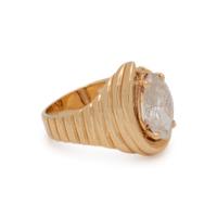 YELLOW GOLD AND DIAMOND RING