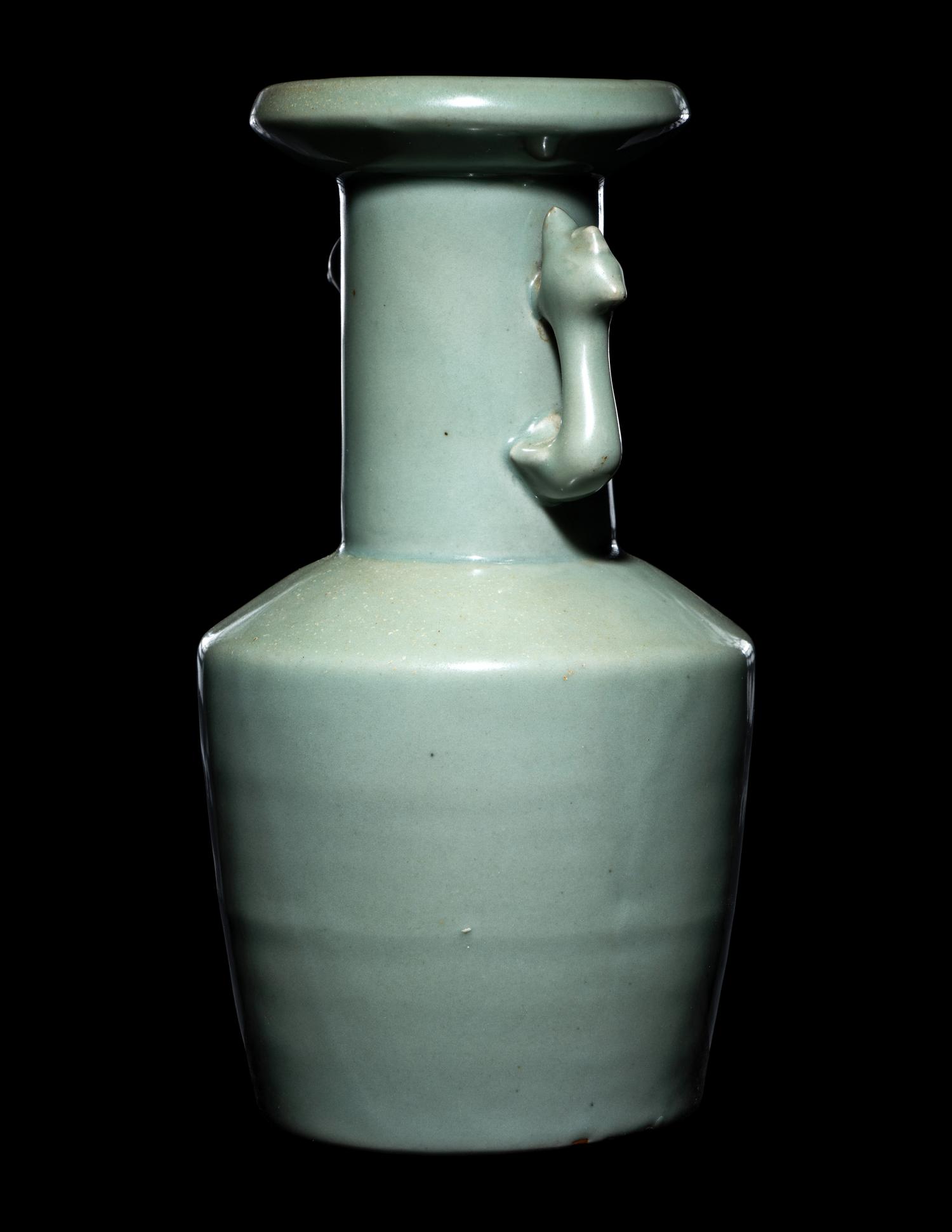 A Longquan Celadon Glazed Porcelain Mallet Vase