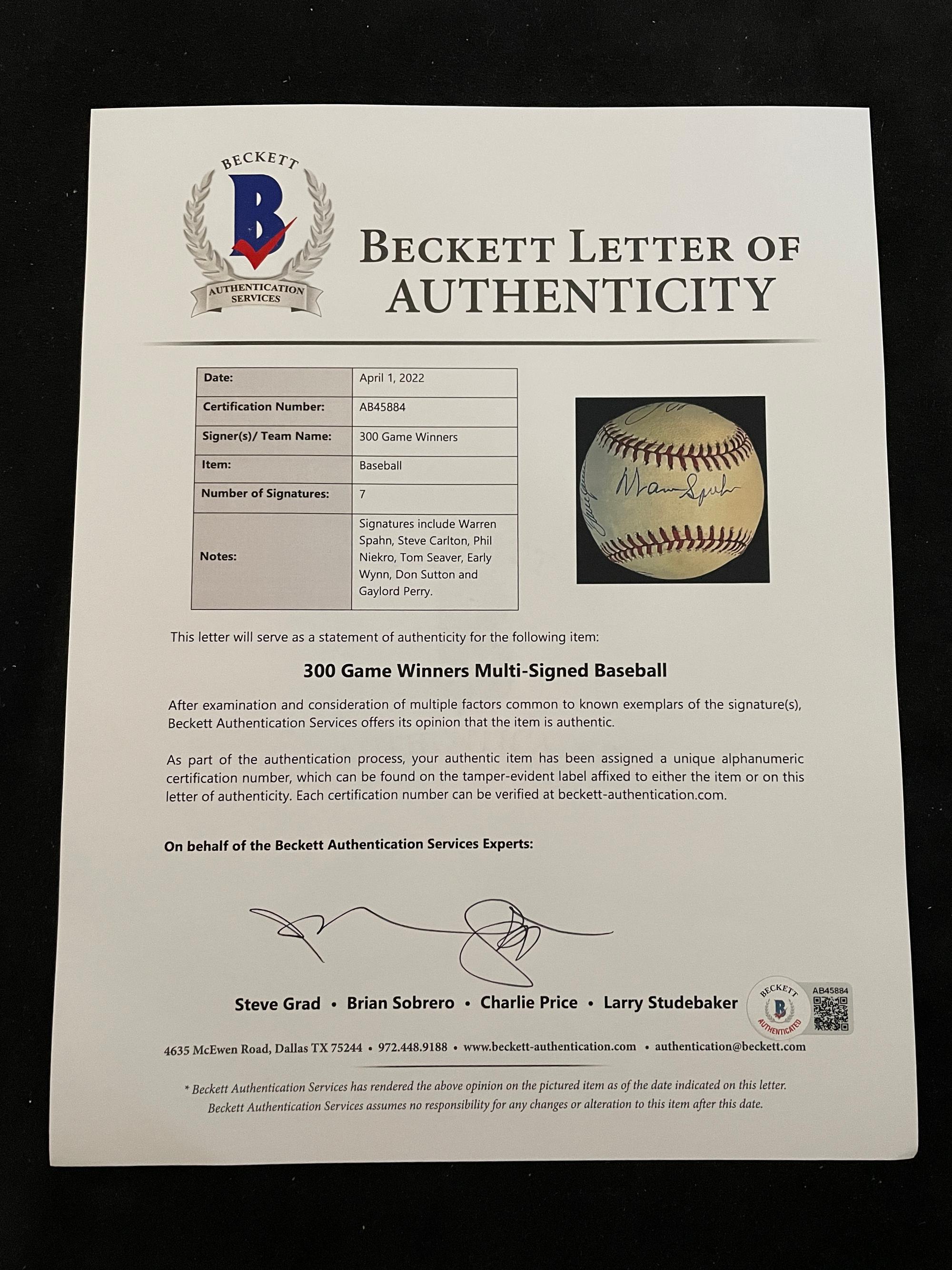 A 300 Win Pitchers Signed Autograph Baseball, Seven Signatures Including Tom Seaver (Beckett Authentication Services BAS Certified)