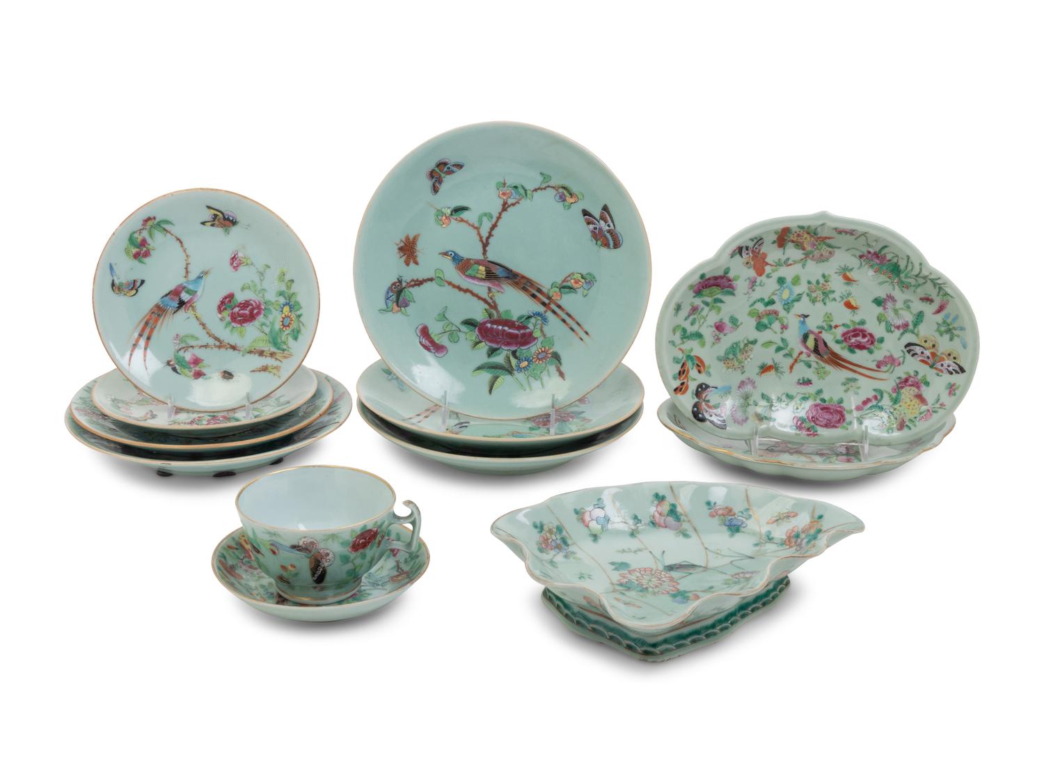 Eleven Chinese Export Porcelain Articles