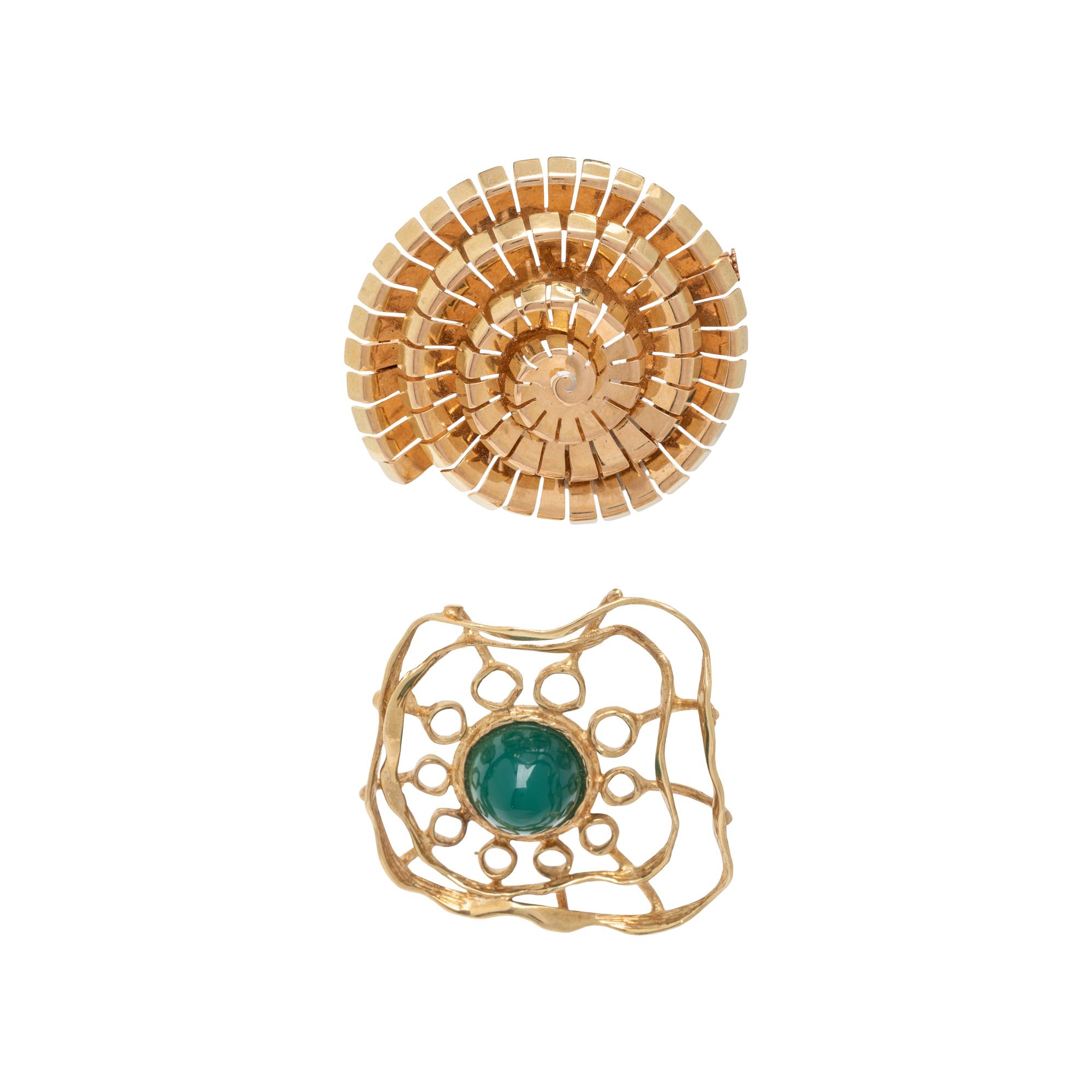 COLLECTION OF YELLOW GOLD BROOCHES