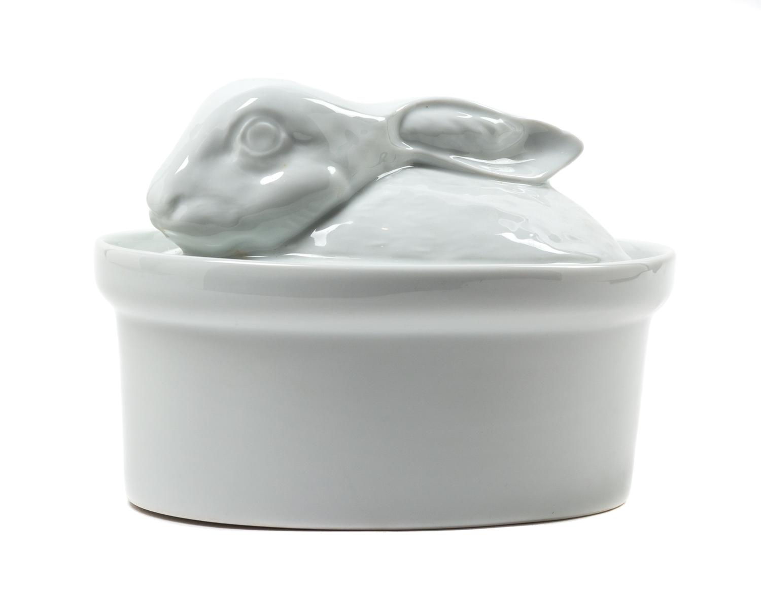A White Porcelain Covered Tureen Length 9 1/4 inches. — 20TH CENTURY