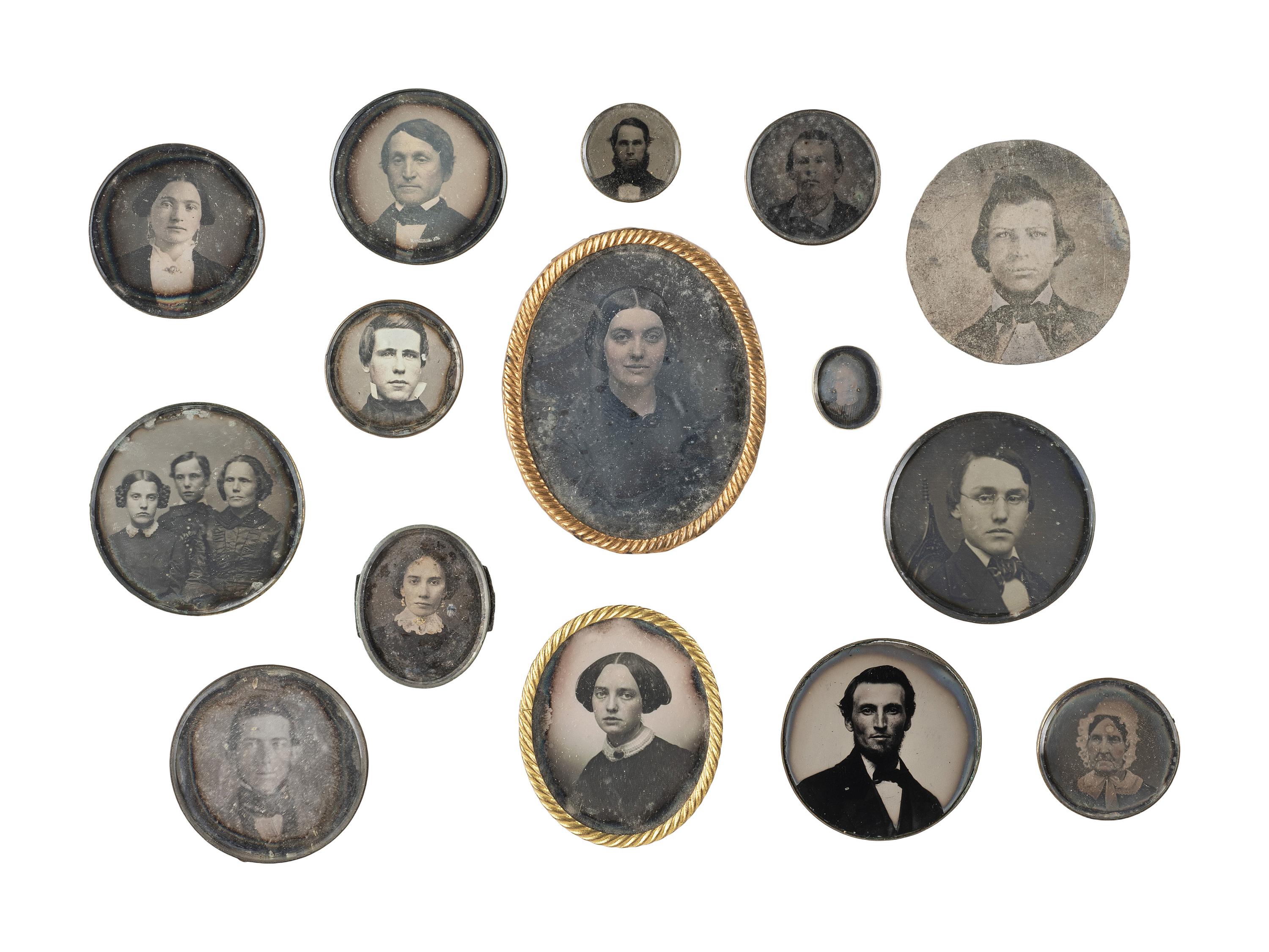 [EARLY PHOTOGRAPHY]. 15 loose round portraits with empty lockets.