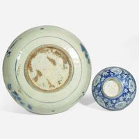 A Chinese blue and white bowl and a "Swatow" dish 青花盌及汕頭盤各一隻 Ming dynasty 15th/16th Century ? ???????