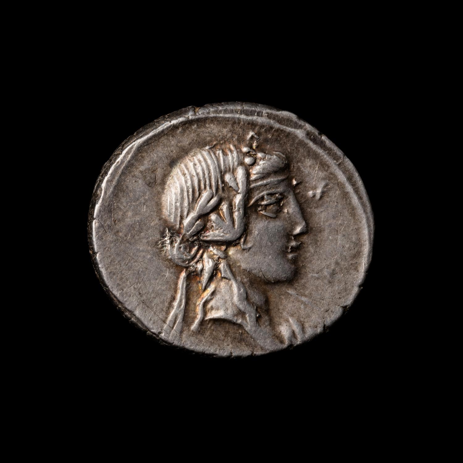 [ANCIENTS] ROMAN REPUBLIC. Q. Titus (c. 90 BC). Ar Denarius. (3.8 g, 18mm).