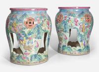 An unusual pair of Chinese export porcelain famille rose-decorated garden stools, first half 19th Century 粉彩繡墩一對 十九世紀初