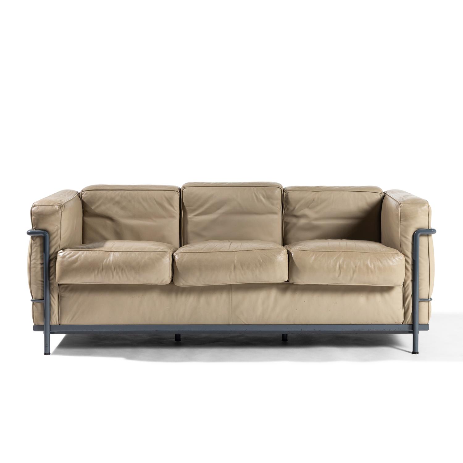 Corbusier LC2 sofa