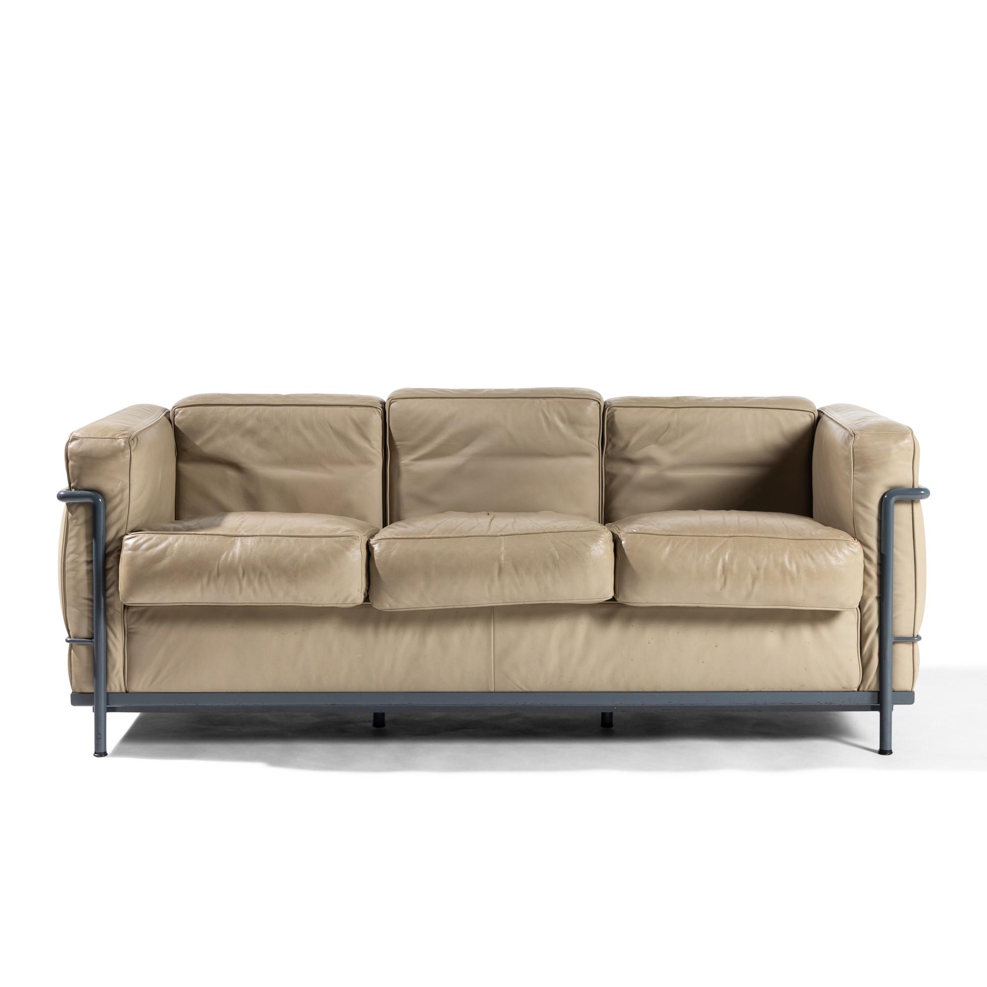 Corbusier LC2 sofa