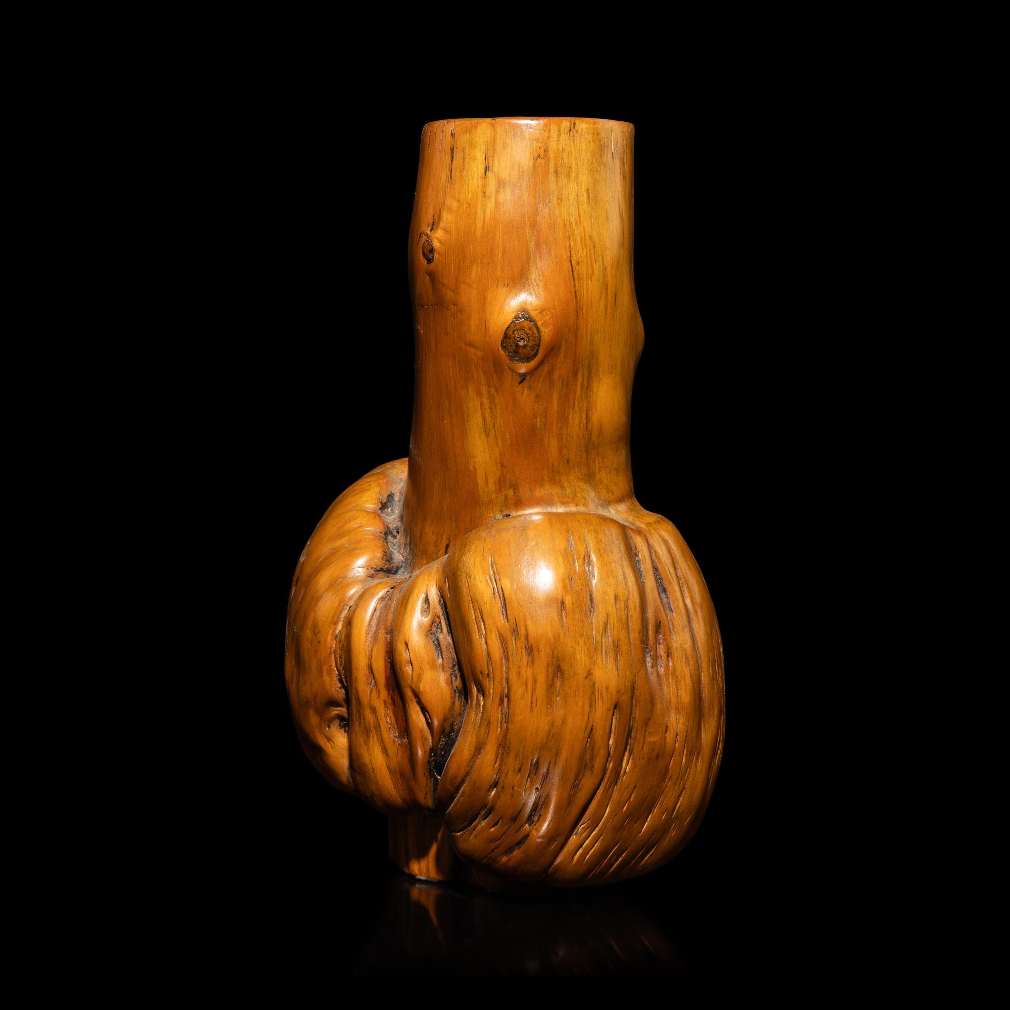 A Chinese Carved Wood Root Tianqiuping-Form Vase, Late 19th-Early 20th Century — 晚清-民國 寶瓶式隨形根雕葫蘆瓶