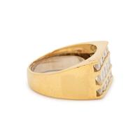 YELLOW GOLD AND DIAMOND RING