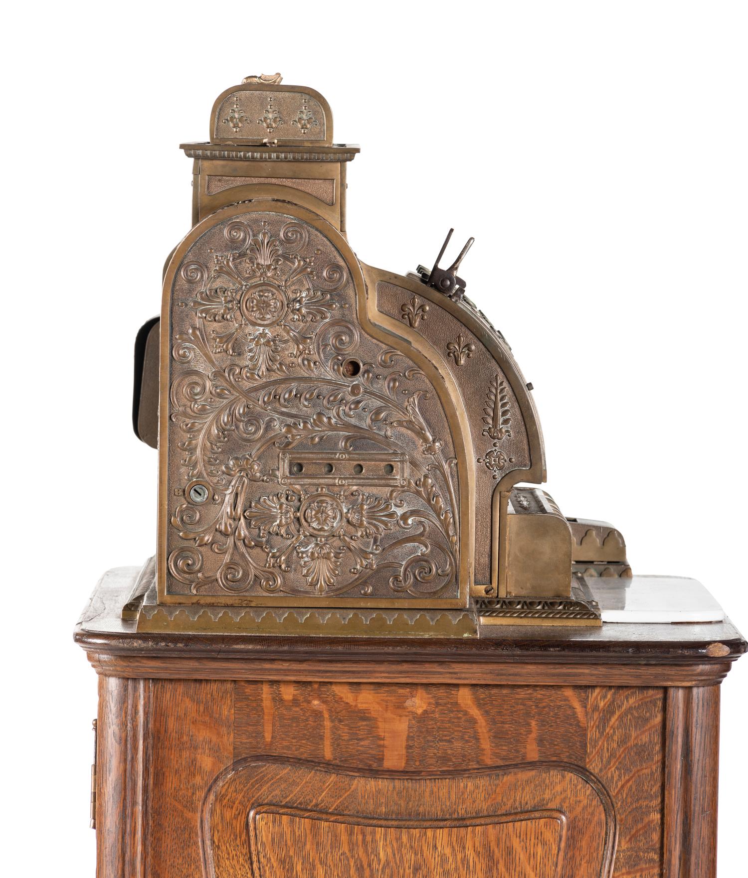 A National Cash Register , Floor Model 542-4F