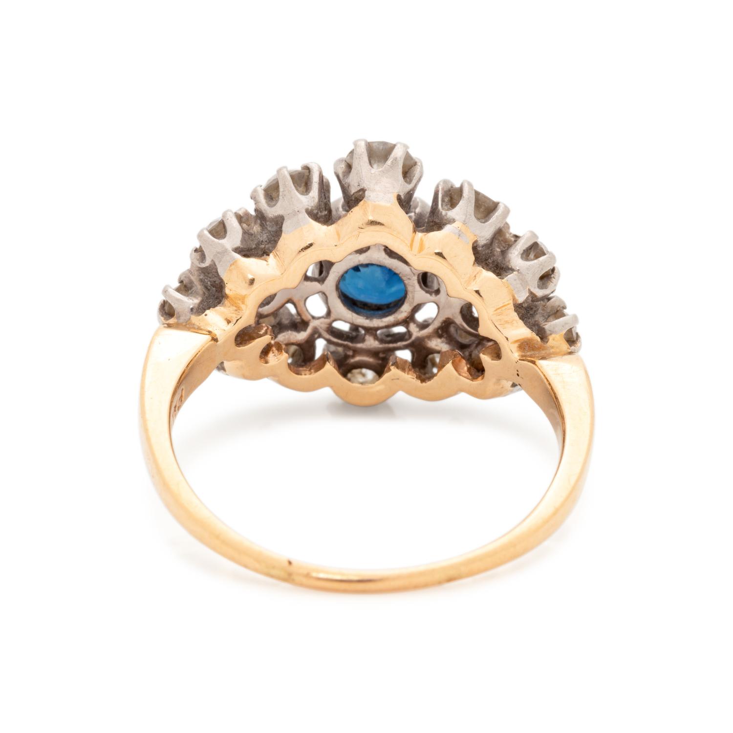 SAPPHIRE AND DIAMOND RING