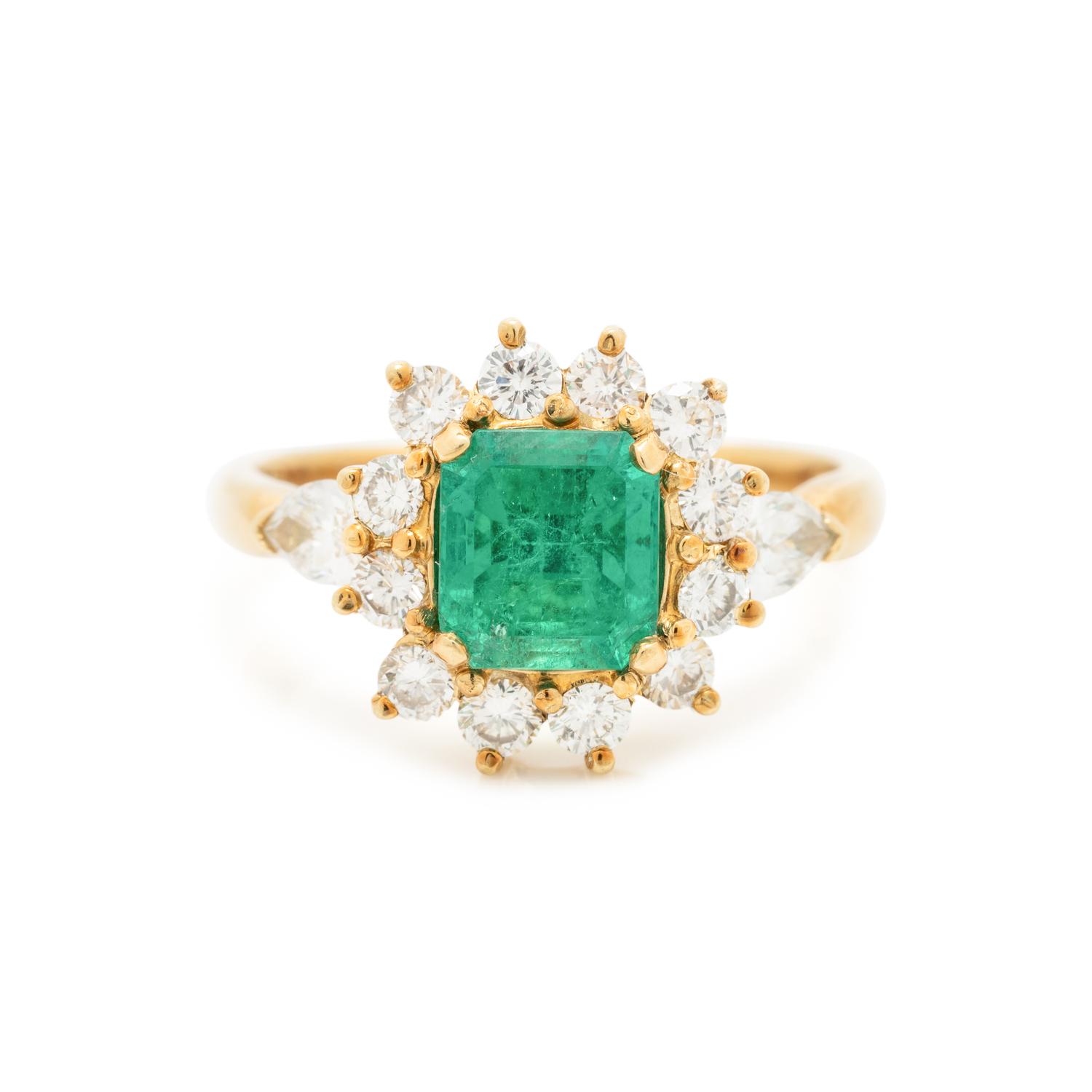 YELLOW GOLD, EMERALD AND DIAMOND RING
